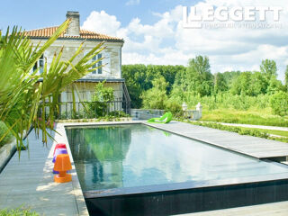  Maison  vendre 15 + pices 700 m