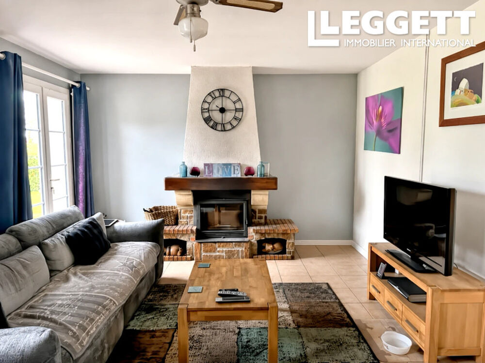 SOUS OFFRE - Bungalow individuel , 4 chambres , grand jardin. Situé dans un village, à proximité des commerces