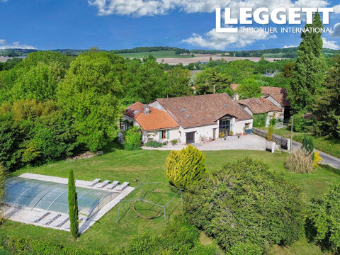   Superbe propri�t� r�nov�e. Piscine. Actuellement utilis�e comme lieu de retraite, d'�v�nements et de mariage. Maison - 11 pi�ce(s) - 457 m�
