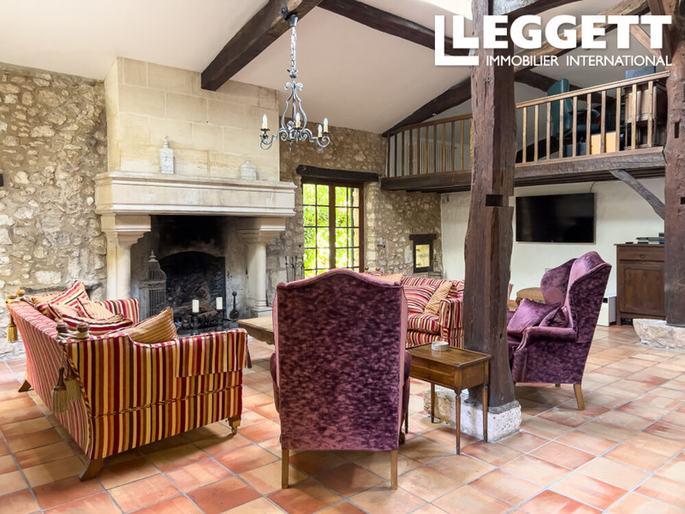 Vente Maison Près de Pessac-sur-Dordogne ? maison en pierre 6 ch., piscine chauffée et accès direct à la Dordogne Juillac