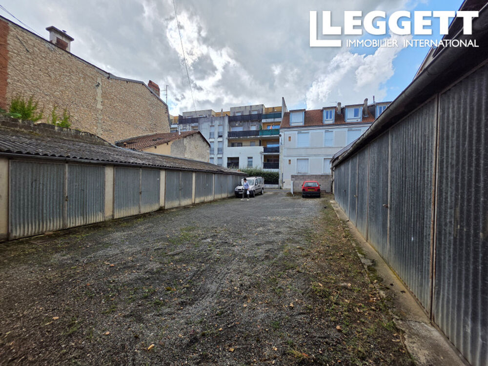 Vente Maison Immeuble à rénover en centre-ville de Périgueux. Avec 15 garages. PÉrigueux