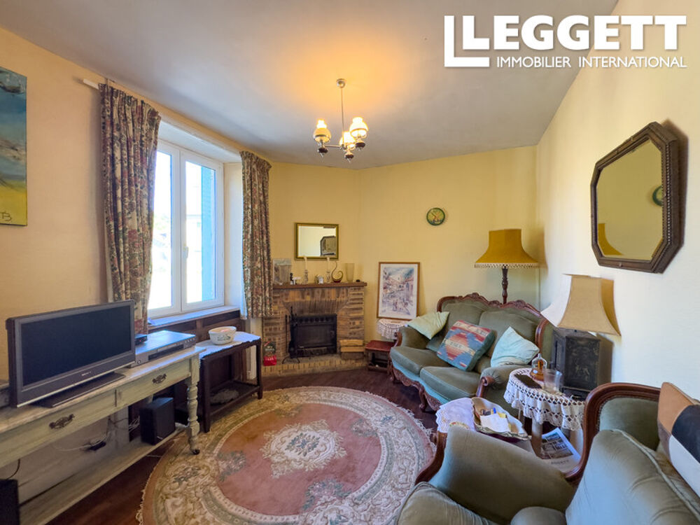 Maison de 4 pièces et 90 m² avec petit jardin, dans le bourg de Dournazac