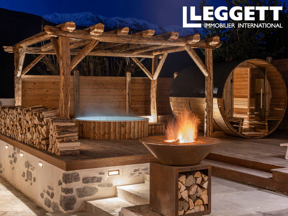 Vente Maison Propriété alpine de luxe à vendre à Serre-Chevalier, partiellement rénovée, comprenant 6 chambres et un spa. La salle-les-alpes