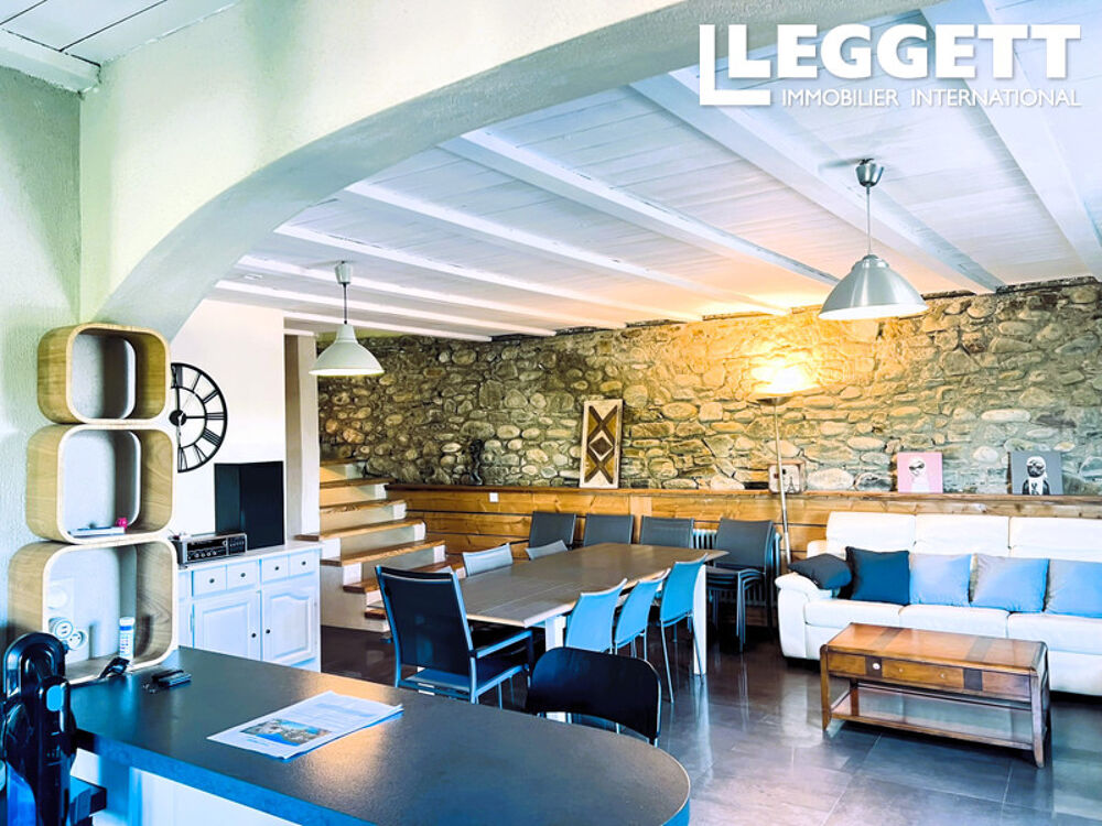 Vente Maison Roquebrun ? Maison entièrement rénovée, 5 chambres, grande piscine, vues dégagées, fort potentiel locatif. Roquebrun