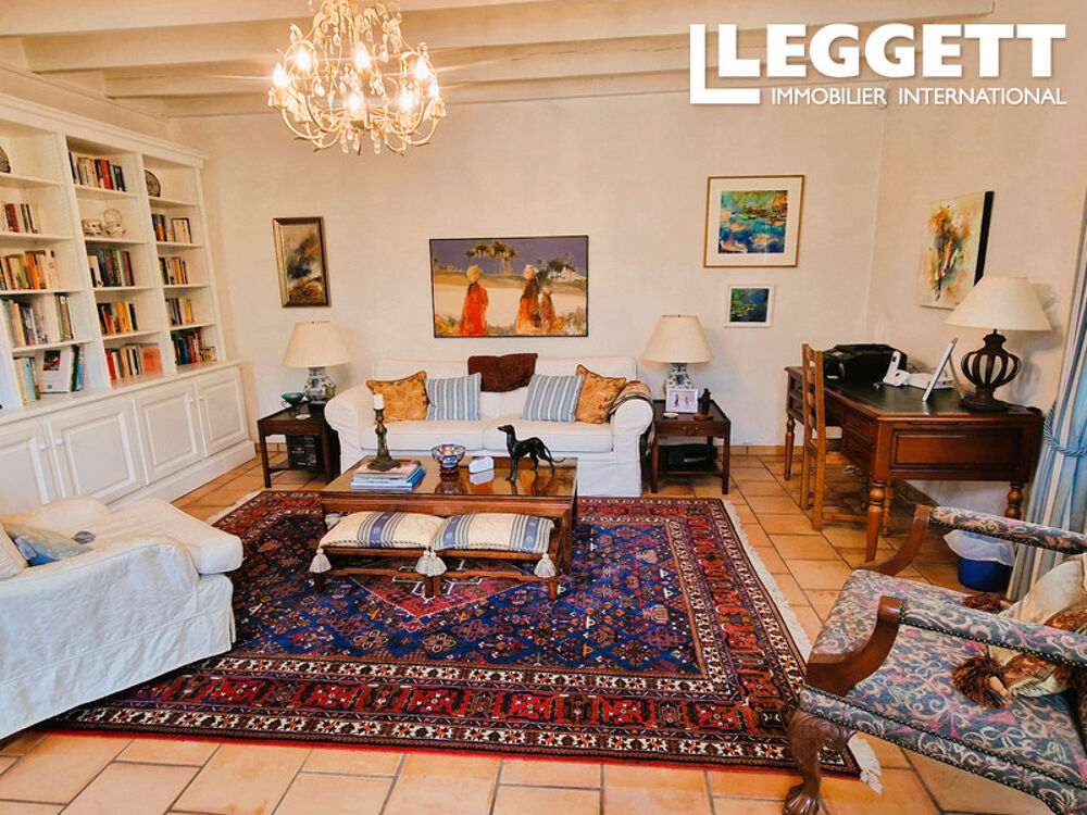 Vente Maison Magnifique maison de 5 chambres avec dépendances, garage et piscine et un jardin de 1,3 hectares Saint-christophe-de-double