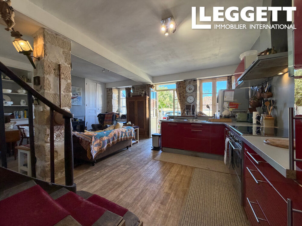 Vente Maison Charmante Maison de village en pierres du 16/17éme, avec dépendance/grange et jardin. Cherveix-cubas