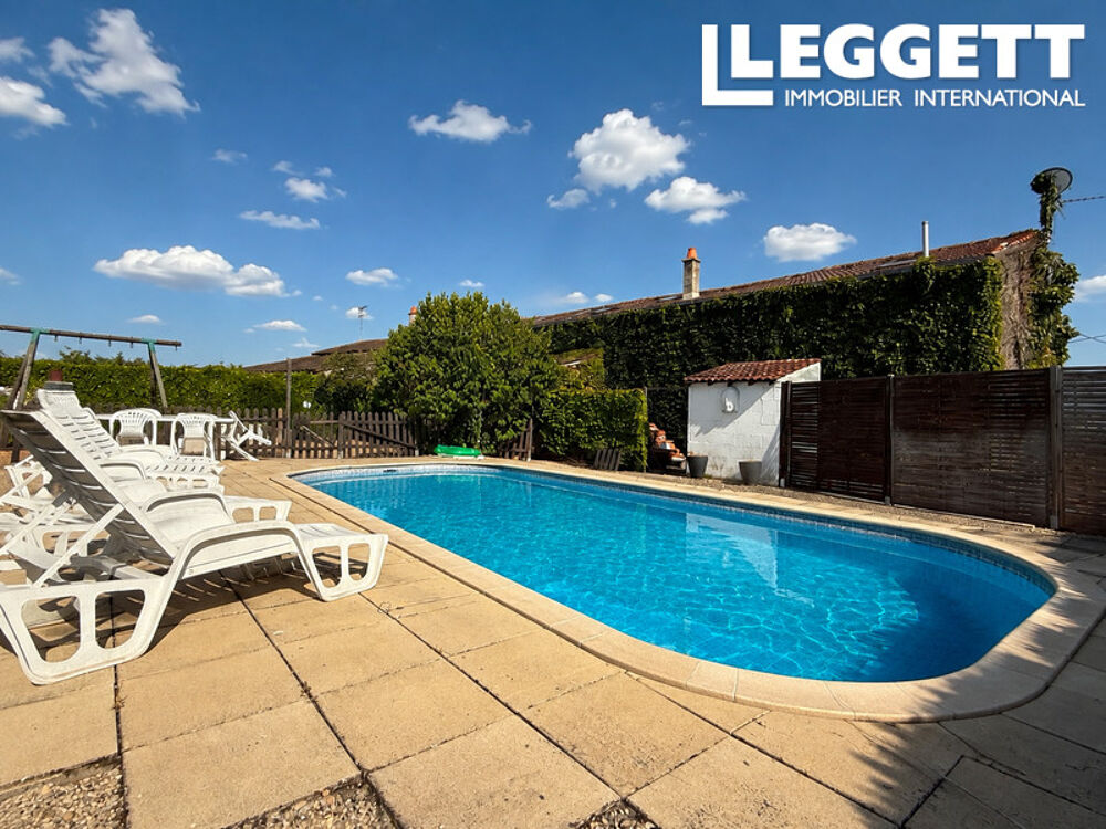Vente Maison Maison en pierre de 230 m² avec grande piscine 5 chambres dont 1 de plain pied et 4 parentales, terrain clos. Pas-de-jeu