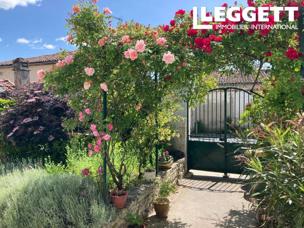 Vente Maison Propriété de charme et de caractère en village ? 4 chambres,  un studio indépendant, Grange et piscine au sel. Beauvais-sur-matha