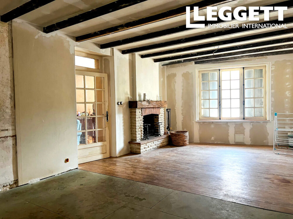Vente Maison Charmante maison de bourg en pierre à rénover. 4 chambres.  1 bureau. Petit jardin. Proche commerces / Mansle. Val-de-bonnieure