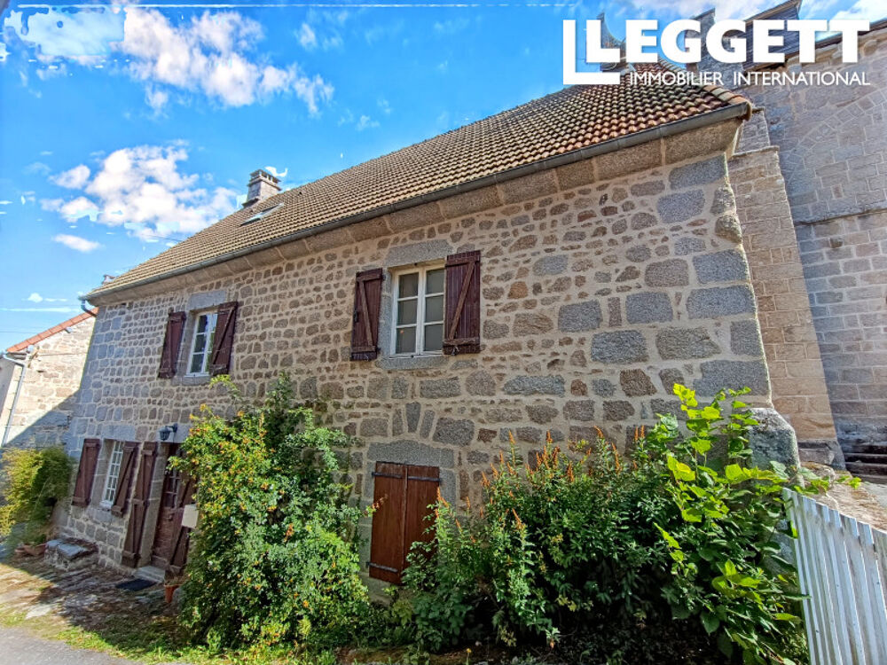 Belle maison de 3 chambres à rénover, jardin et dépendances, dans un village calme à proximité des commoditées