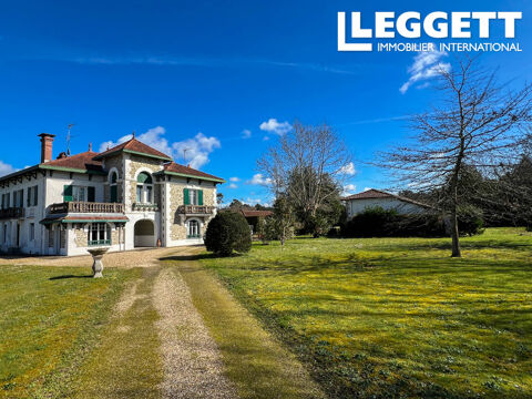   A 6 kms des plages, demeure bourgeoise 12 pi�ces avec ancien cabinet lib�ral, piscine, bod�ga, d�pendances... Maison - 12 pi�ce(s) - 380 m�