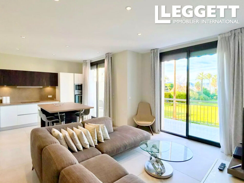 Cannes Croisette, élégant appartement de 125m2 avec terrasse et face à la Méditerranée.