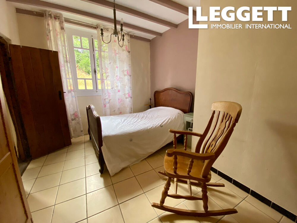 Vente Maison Ensemble de propriétés avec deux maisons, deux granges et jardin, près des lacs de la Haute Charente Pressignac