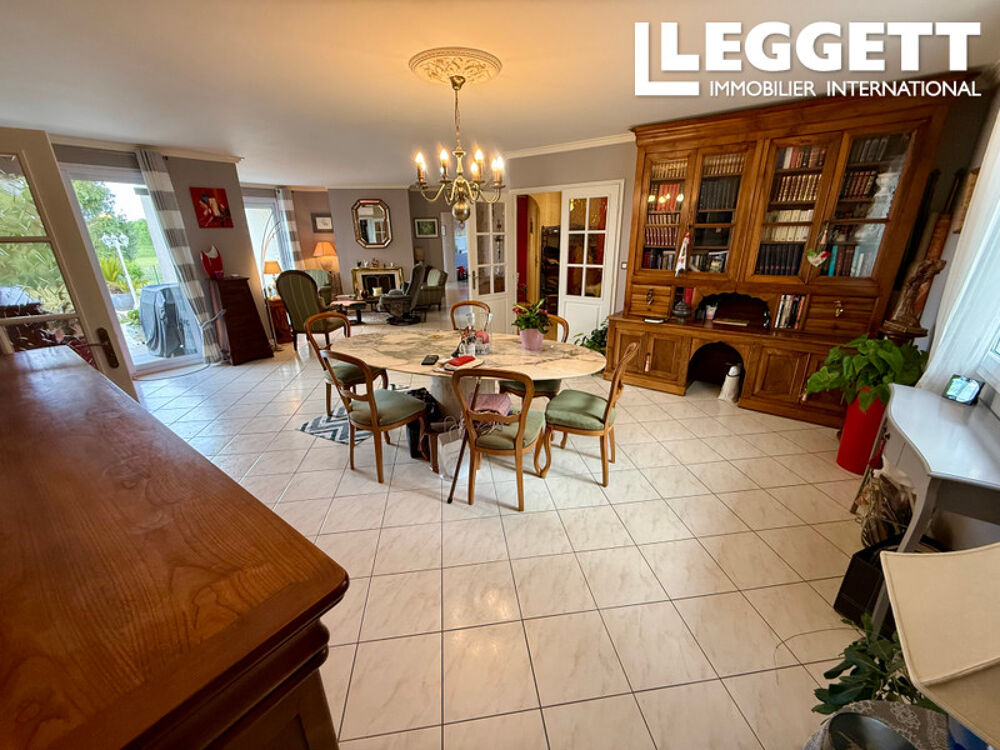 Vente Maison Une maison familiale de 4 chambres, un grand salon/salle à manger, une excellente DPE dans un grand terrain. Brie-sous-chalais