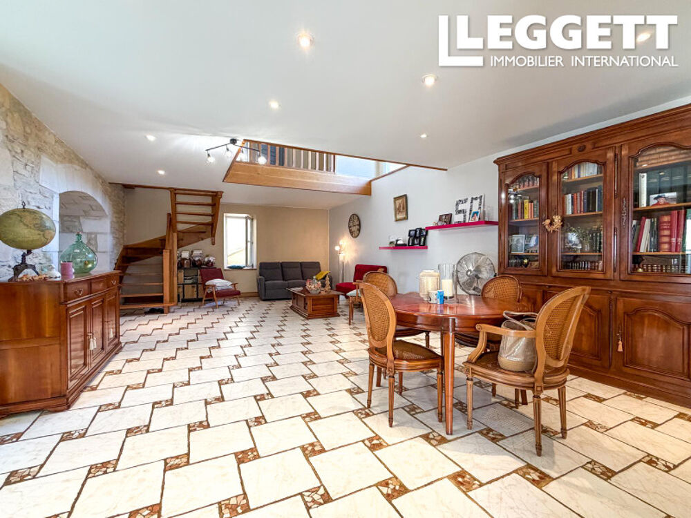 Vente Maison Propriété exceptionelle avec plus de 4 500 m² de terrain plat au coeur d'un charmant village du Périgord Noir Beauregard-de-terrasson