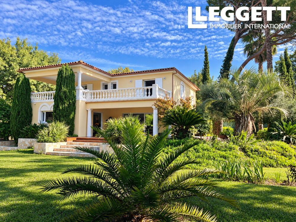 Splendide villa familiale de 4 chambres à Fréjus, Côte d?Azur ? Très ensoleillée, soignée et au calme.