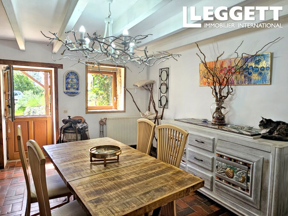 Maison de charme 137 m² avec piscine, 3 chambres, dépendances et prairie de 7 822 m² à Saint-Hilaire-le-Voust