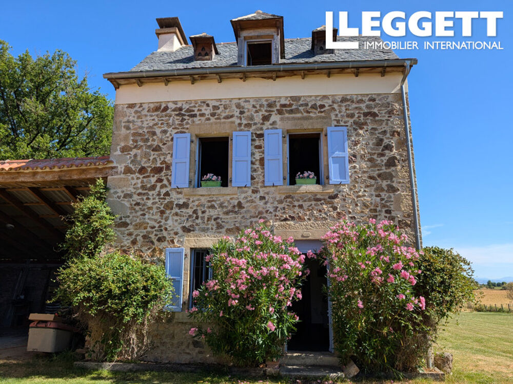 Charmante ferme rénovée: maison 1-2 chambres, grange, hangar, beau terrain plat avec puits, sans voisin proche