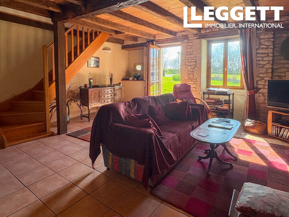 Maison en pierres avec grange et terrain