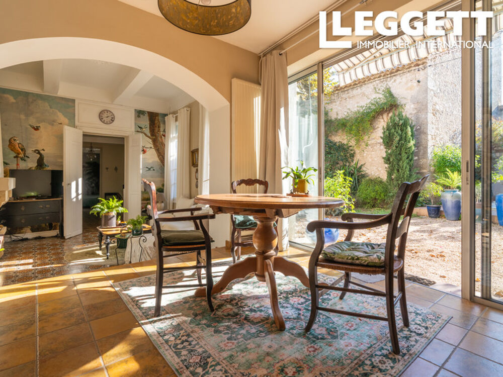 Vente Maison Propriété de caractère avec trois chambres, maison indépendante d?une chambre, jardins, piscine et dependances Nissan-lez-enserune