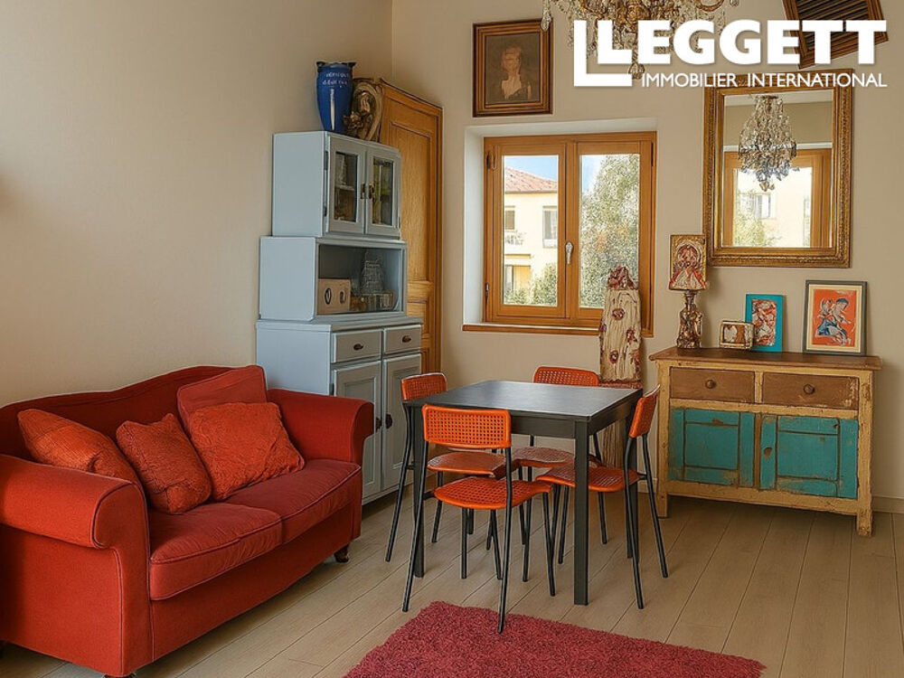 Maison de ville R+2 avec appartement indépendant et terrasse au centre ville de Pézenas