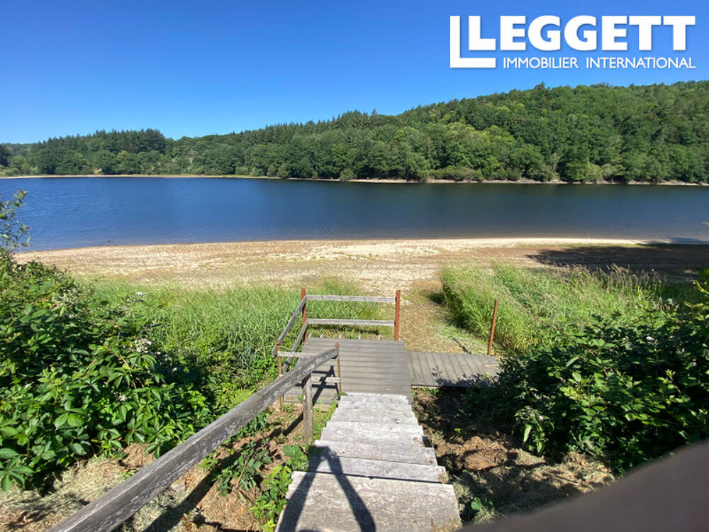 Vente Maison Occasion rare: une maison de 3 chambres avec un jardin au bord du lac, proche de Treignac. Un havre de paix Treignac