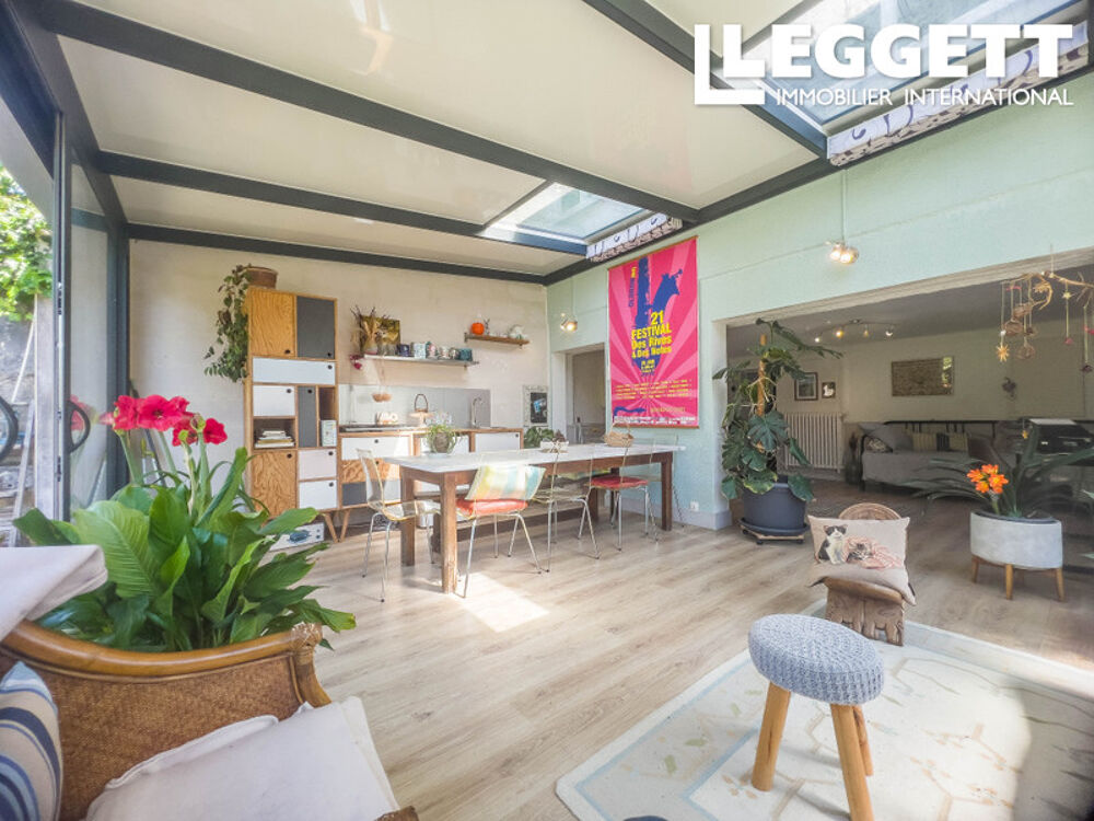 Vente Maison Maison de ville Saint Cybard, beau terrain clos et arboré, possibilité studio indépendant, commodités à pied AngoulÊme