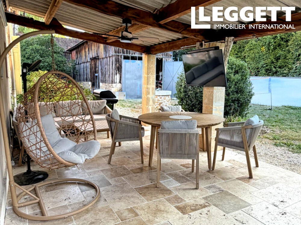 Maison prête à vivre avec piscine, jardin et dépendances au coeur de Trémolat
