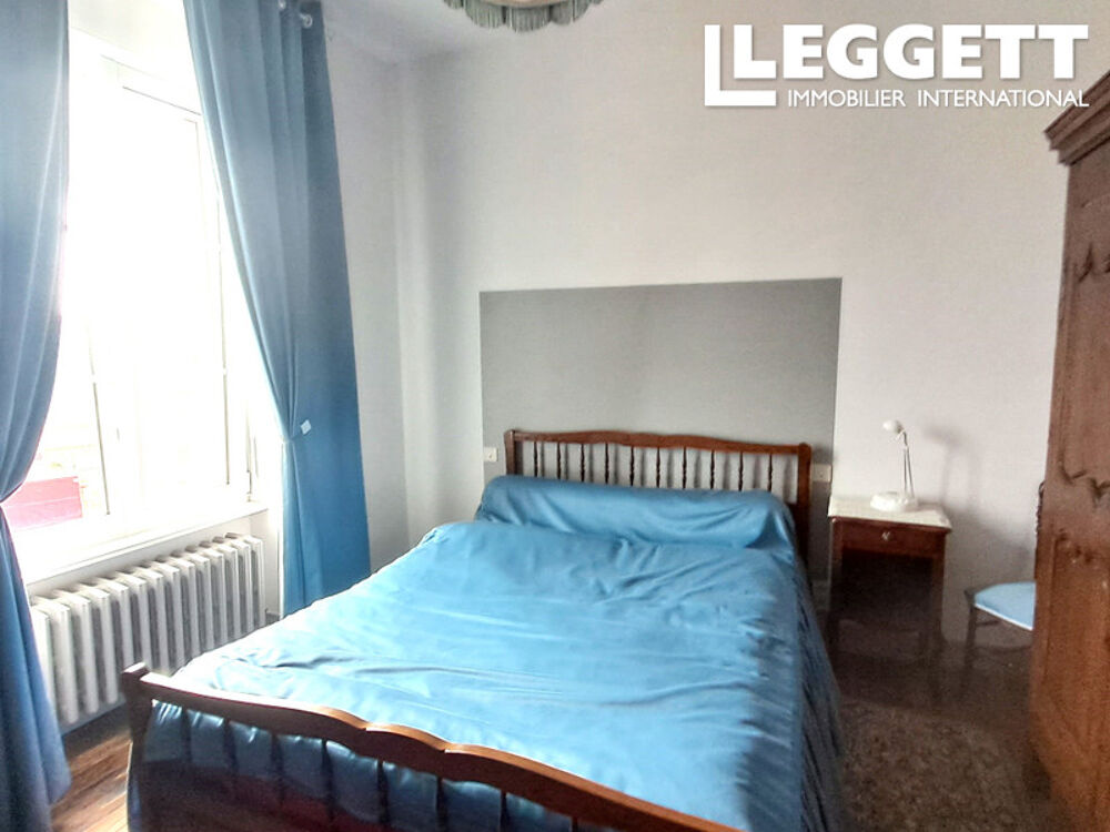 Vente Maison Une maison idéale : une maison de ville de trois chambres, à deux pas de commerces.<br />Restaurant/bar en village! La ferriÈre-aux-Étangs