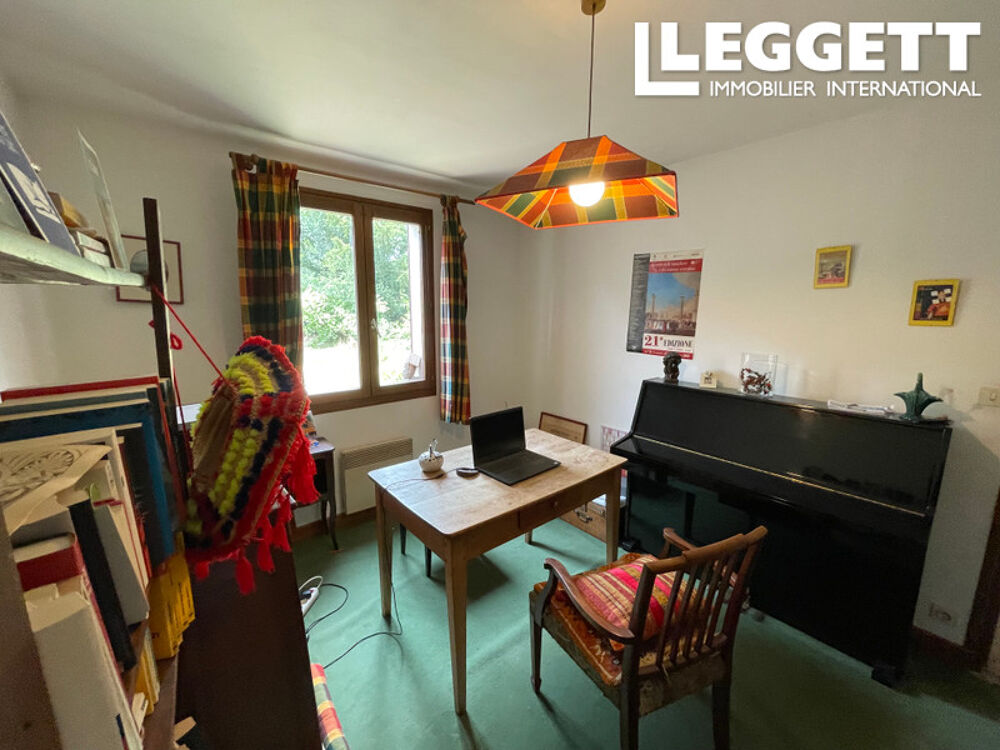 Vente Maison Charmante ferme traditionnelle de 5 chambres avec garage et allée privée. Civray