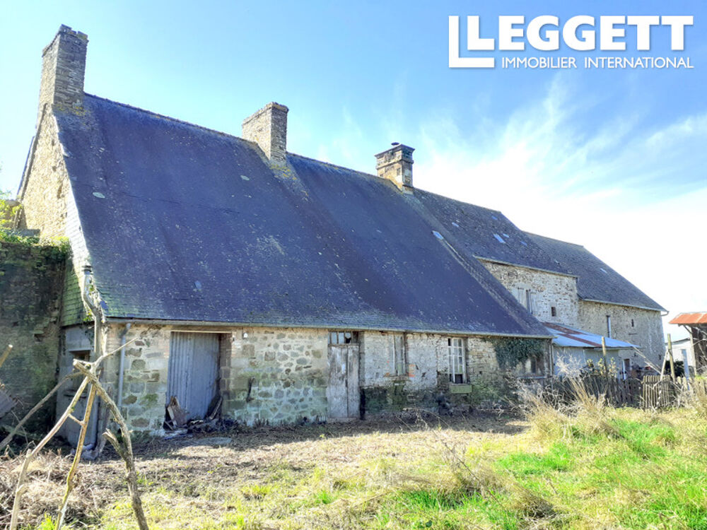 Belle longère mitoyenne avec bâtiment annexe à rénover, sise dans un hameau tranquille à 15 km du Mt St-Michel