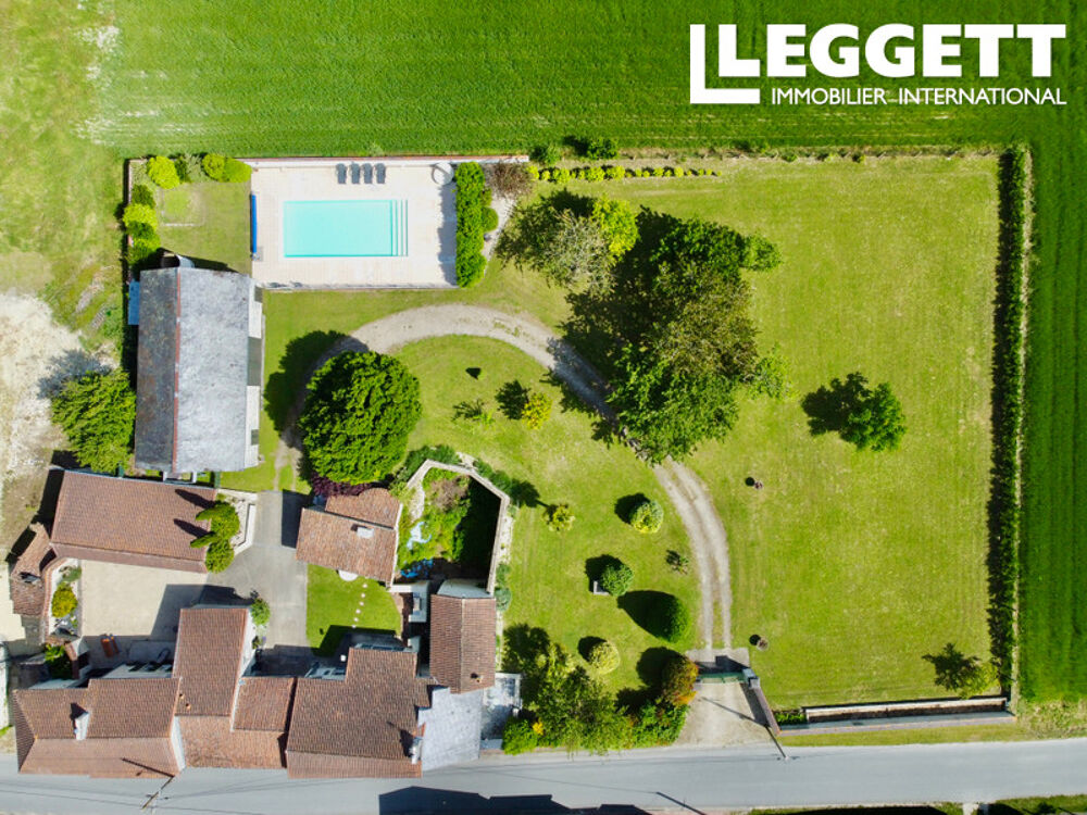 Maison 7 pièces 195 m² · à Dercé · 195 m² · 475 000 €
