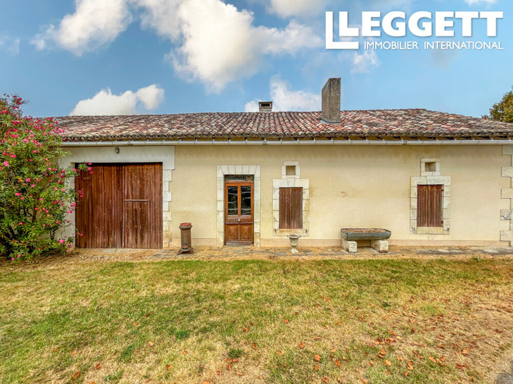 Beauronne - Maison à rénover entièrement avec ses 2 granges, 2 ateliers et double garage au calme