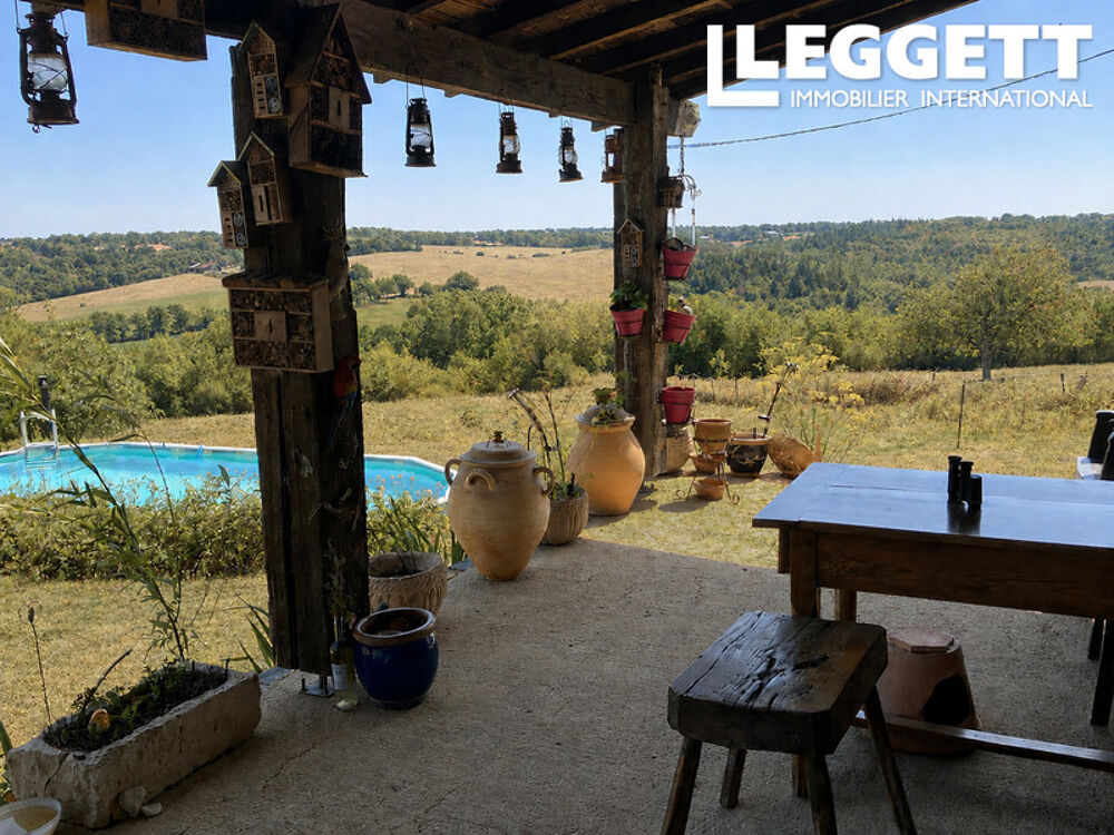 Vente Maison Charmante maison en pierre offrant une vue imprenable, avec studio indépendant, grande grange et terrain Millac