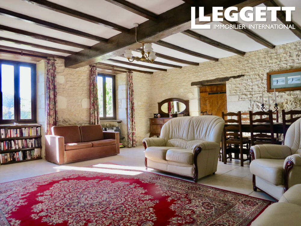 Vente Maison Propriété de deux maisons avec piscine et potentiel gîte près de Saint-Savinien (Charente-Maritime) Saint-savinien