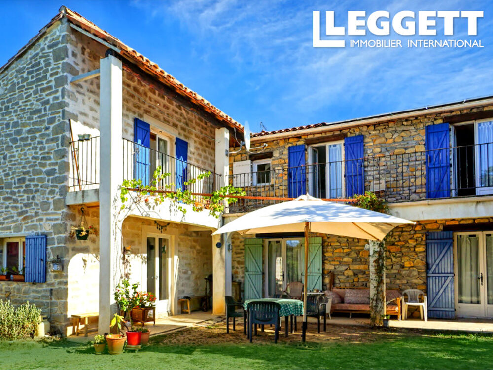 Vente Maison Proche de Quissac, charmante maison en pierre avec piscine et trois gîtes indépendants. Quissac