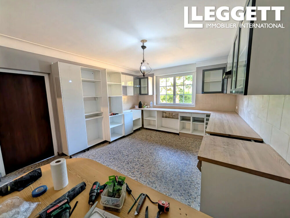 Vente Maison Belle maison en pierre indépendante de 6 chambres avec magnifiques jardins arborés - fort potentiel Locarn