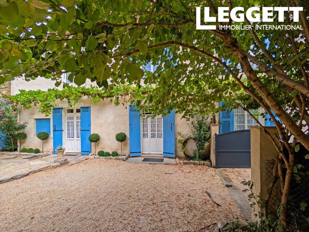 Maison de Maître du XVIIe/XVIIIe bien rénovée, avec cour et grange, dans un joli village
