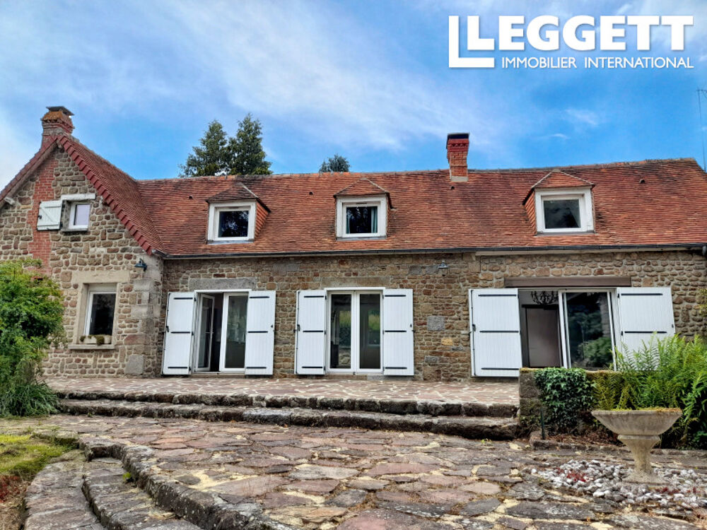 Vente Maison Maison en prierre avec jardin et view dégagée sur la campagne. Salon avec plafond cathédral et balcon. RÂnes