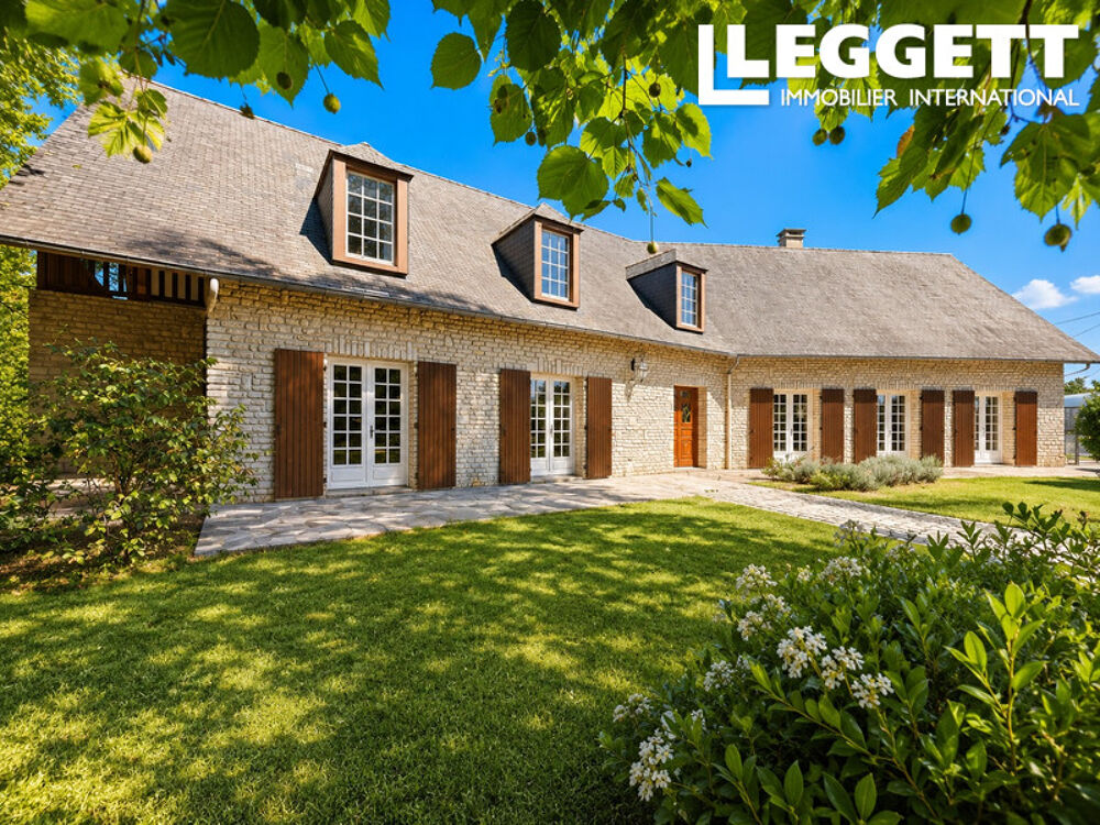 Maison 8 pièces 325 m² · à Civray · 325 m² · 499 000 €