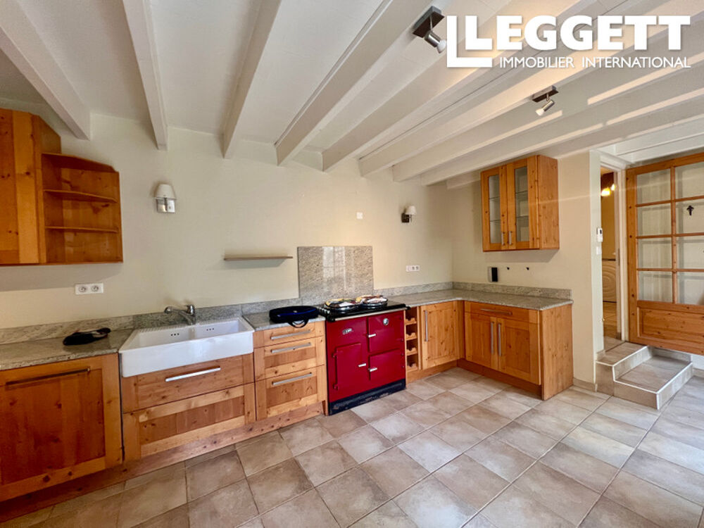 Vente Maison Maison en pierre de 3 chambres, magnifiquement rénovée, avec cour-jardin, à quelques pas du centre de la basti Pellegrue