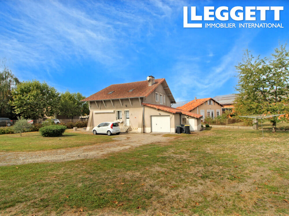 Spacieuse maison individuelle avec 5 chambres et garage, au c?ur de Confolens