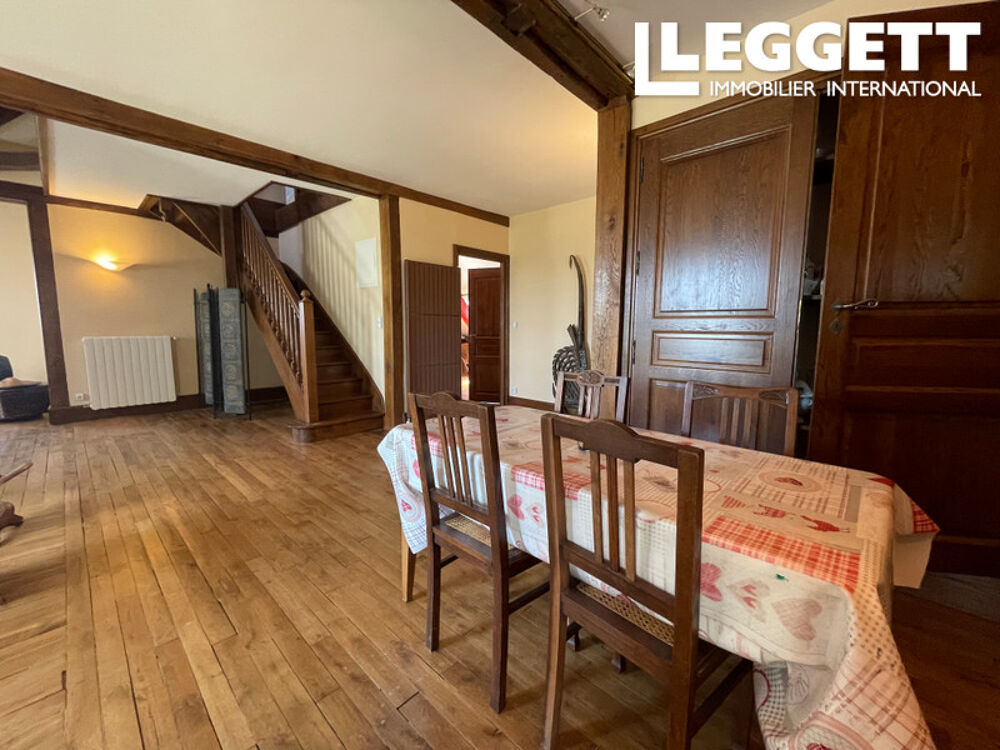 Vente Maison Grande demeure solide parfaitement équipée et entretenue. 4 suites, grand terrain, puits, dépendance, au calme Saint-privat