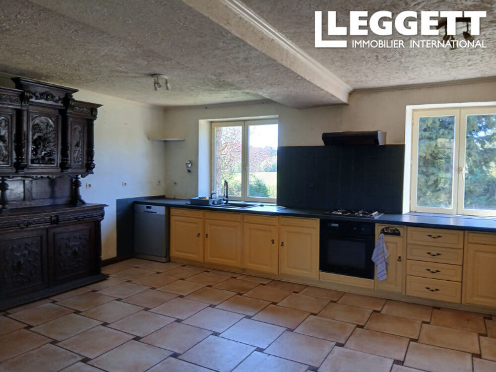 Vente Maison Maison en pierre isolée aux portes de la Suisse Normande, offrant de magnifiques vues sur la campagne. ChÊnedouit