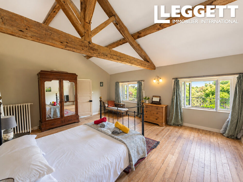Vente Maison Le Manoir de Mitterand, domaine enchanté, chargé d?histoire et d?héritage, que l?ancien président a tant aimé. Nabinaud