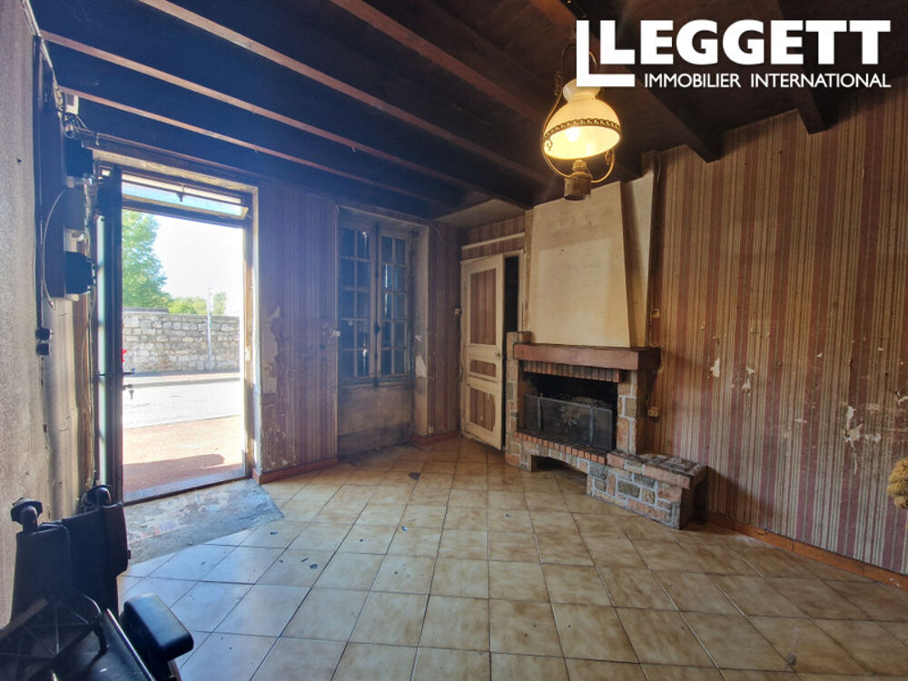 Vente Maison Maison de ville à rénover de 52m2 avec jardinet non attenant, proche de toutes les commodités. AngoulÊme