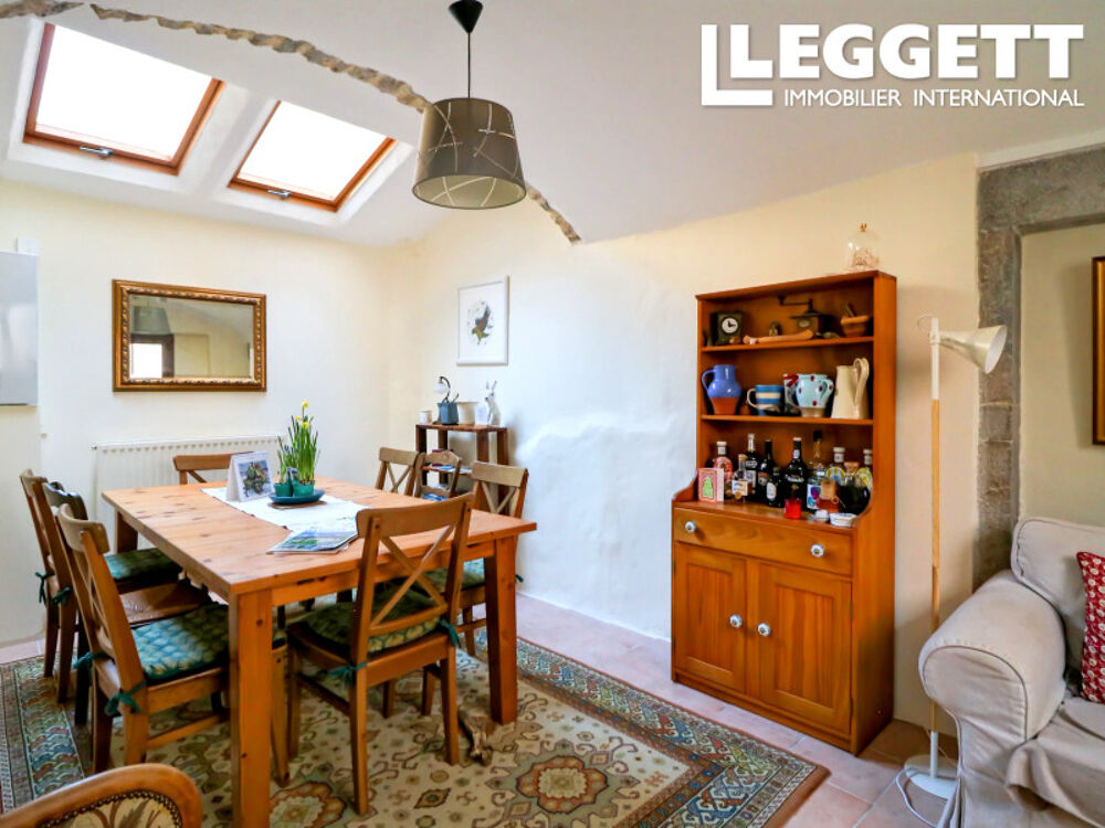 Vente Maison Authentique maison de village avec terrasse et éléments d'origine dans un village plein de charme. Pompignan