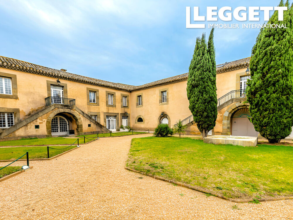 Charmant appartement situé dans une résidence sécurisée, avec piscine. 2 chambres, 2 salles de bains. Garage