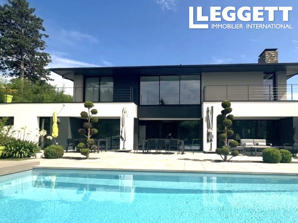 Vente Maison Superbe maison d'architecte de 265m² avec 6 chambres, deux salles de bains, piscine et terrasses. SucÉ-sur-erdre