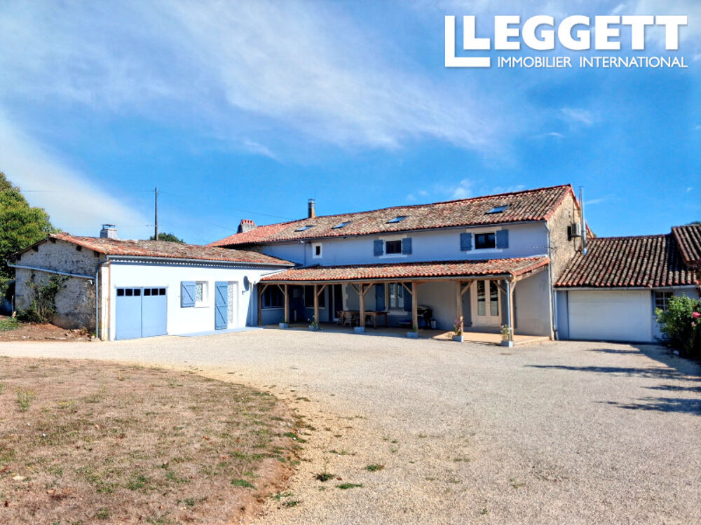 Maison 11 pièces 221 m² · à Blanzay · 221 m² · 267 500 €